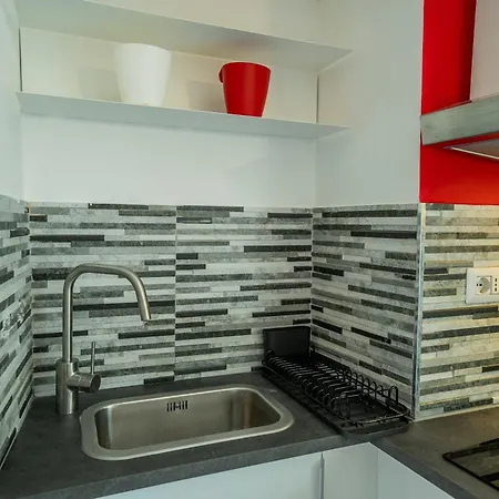Apartment Mono Sl4 In Centro Di Fronte All'acquario 200mt