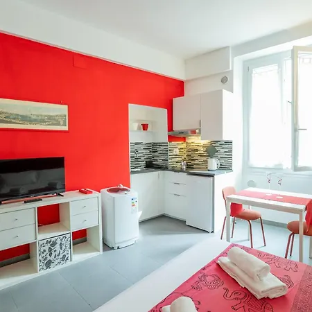 Apartment Mono Sl4 In Centro Di Fronte All'acquario 200mt Genoa