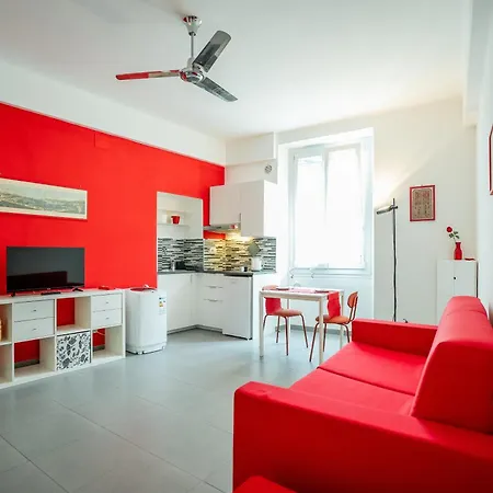 Apartment Mono Sl4 In Centro Di Fronte All'acquario 200mt Genoa